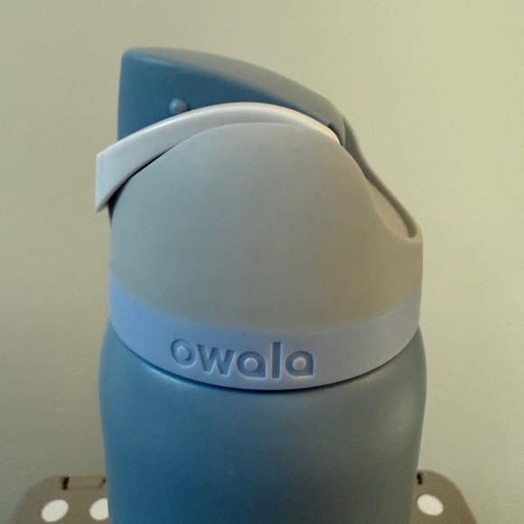 OWALA 32oz DUSTY BLUE WATER BOTTLE WITH STRAW AND SCREW LID - Picture 5 of 6